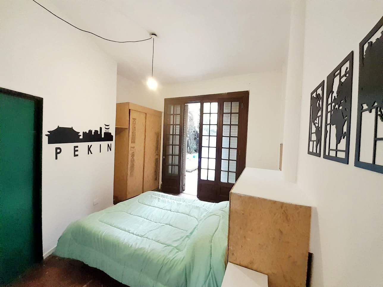 Room 406 · Pekín preview