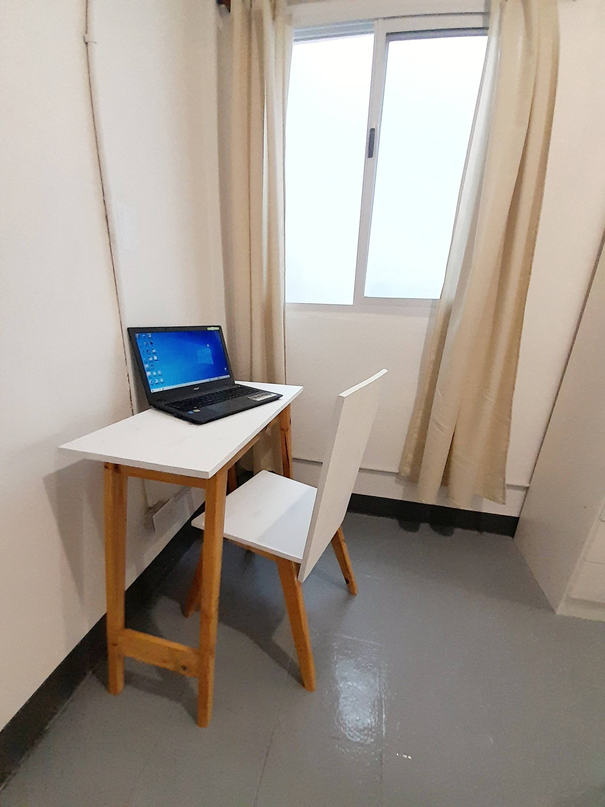 Room 106 · Exterior window — photo 3