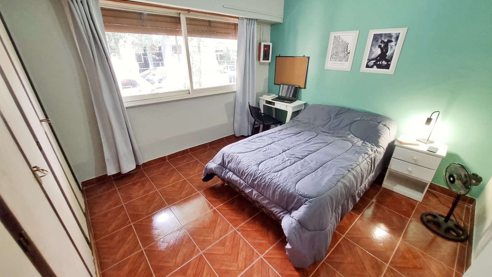 Room 202 · Exterior window preview
