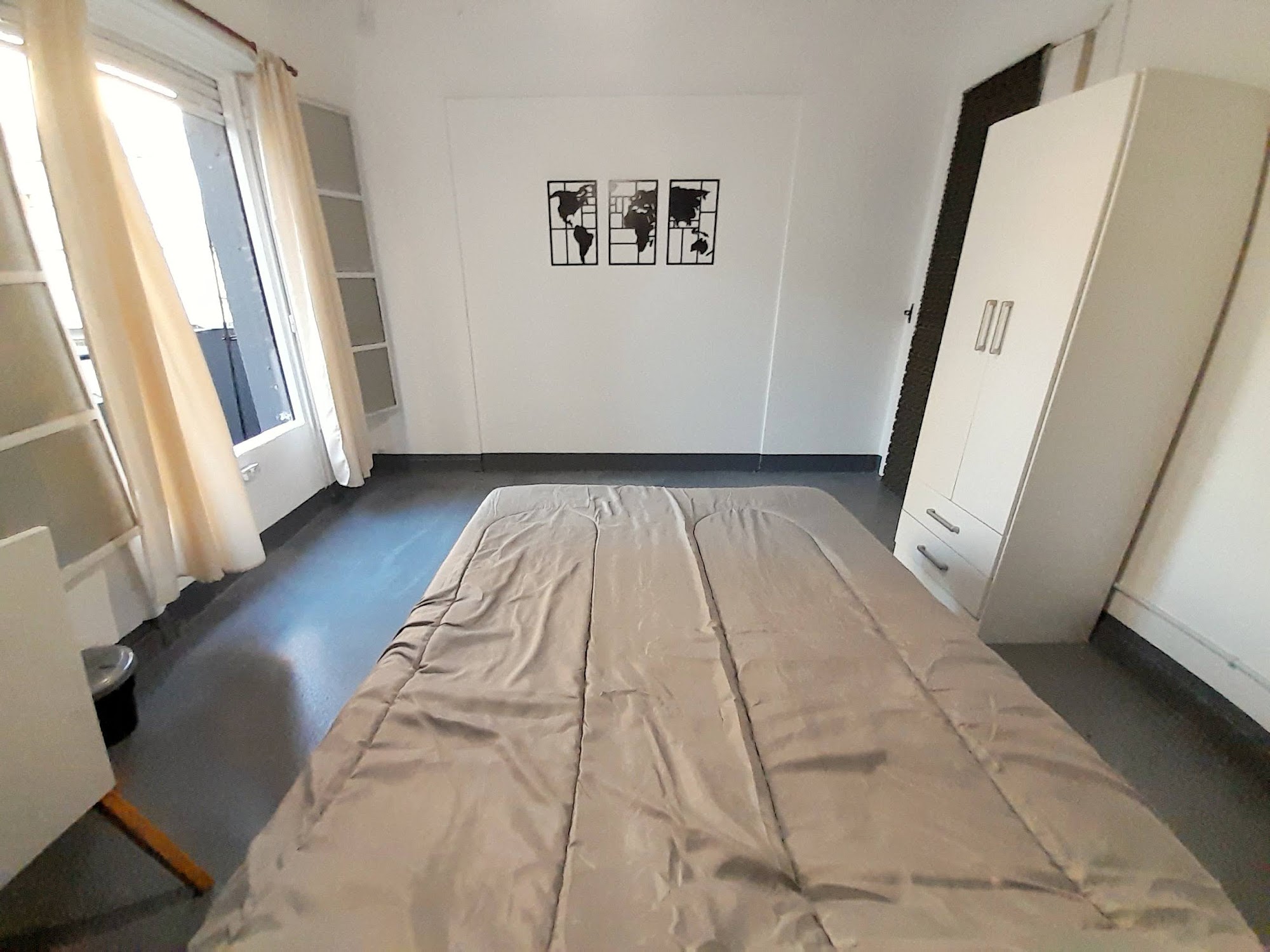 Room 101 · Private balcony — photo 4