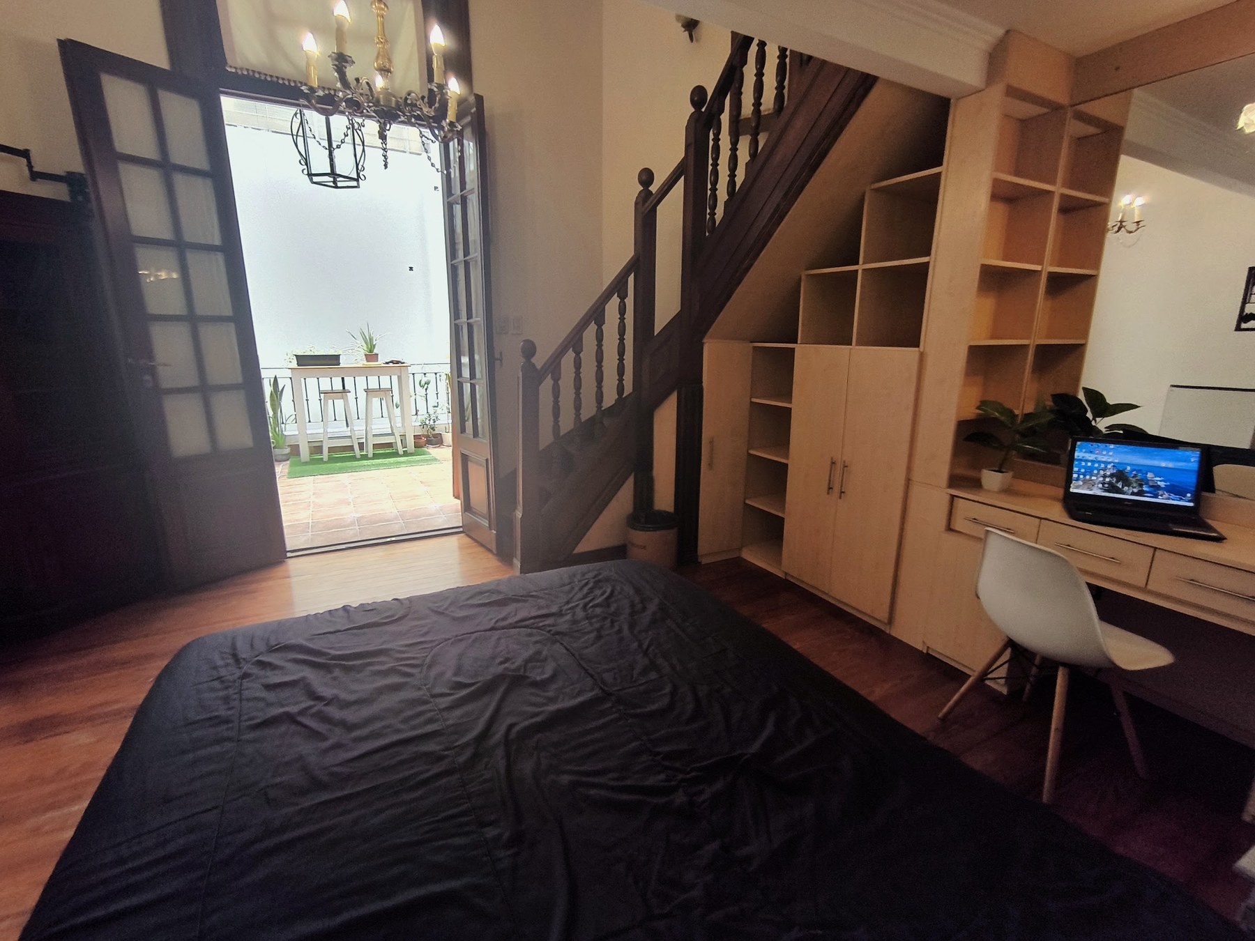 Room 307 · Split level — photo 2