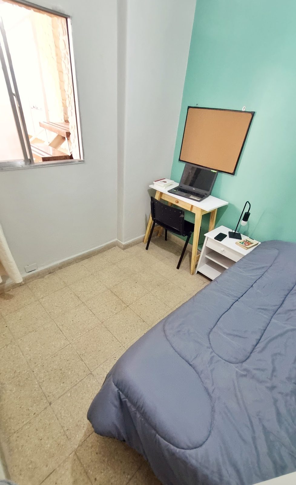 Room 206 · Exterior window — photo 4