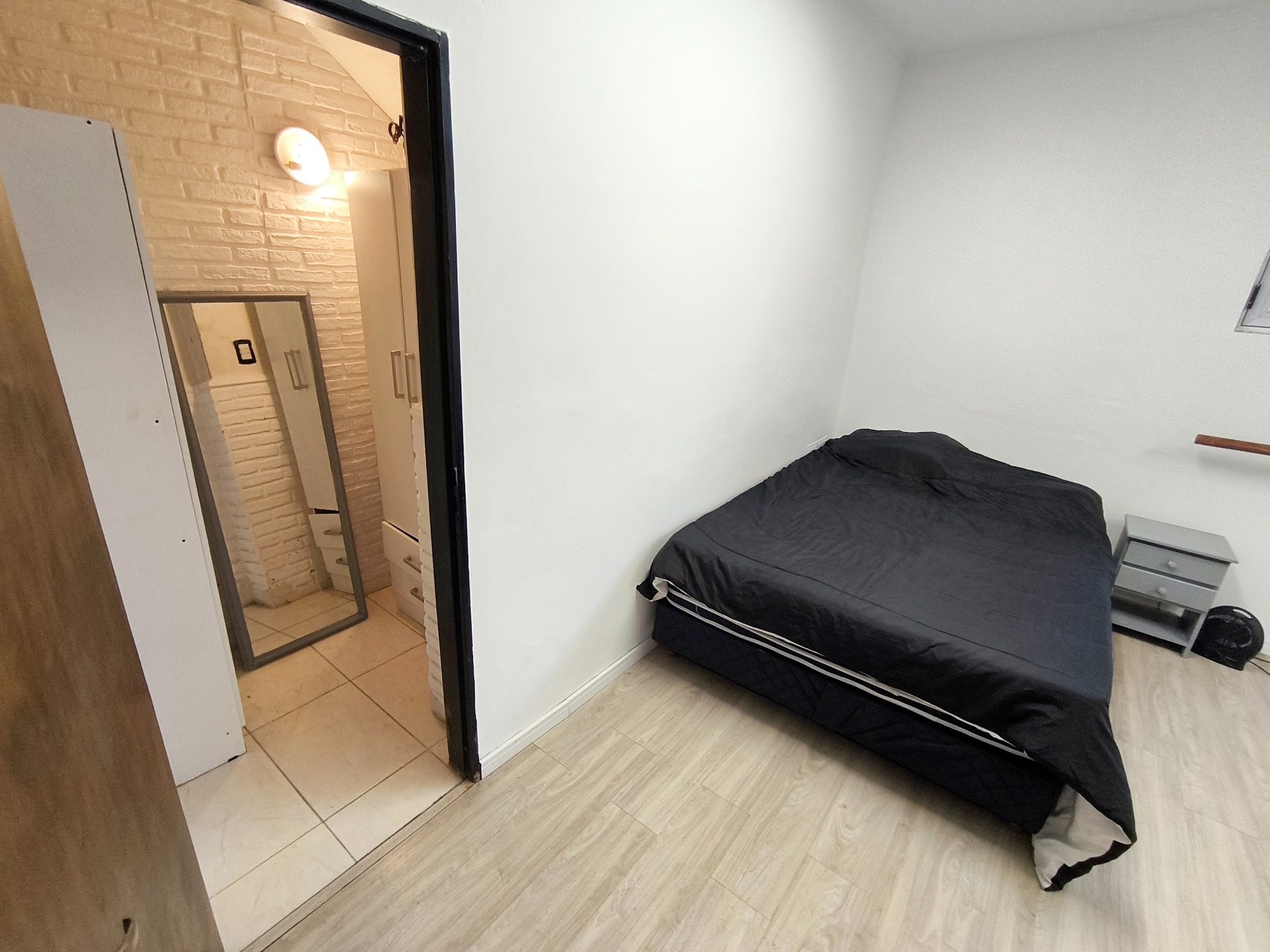 Room 301 · Double — photo 3